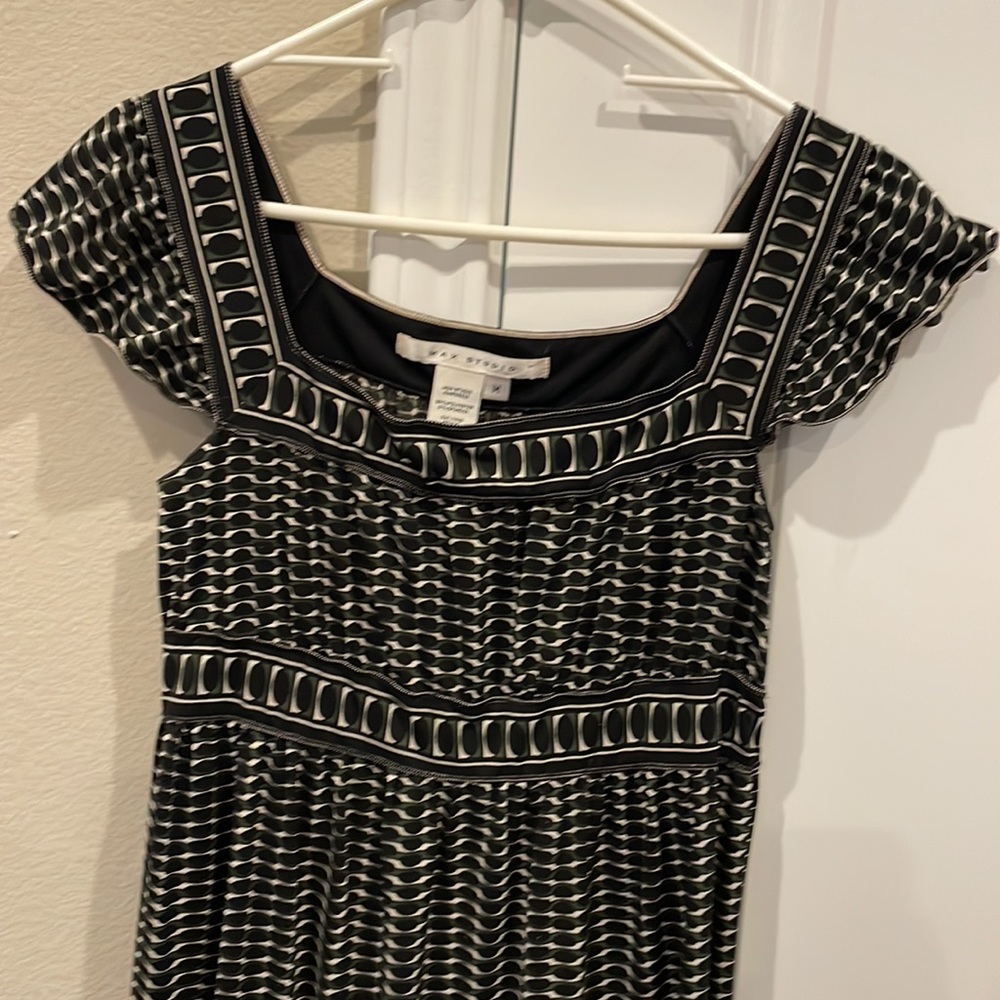 Max Studio size medium - Picture 3 of 10